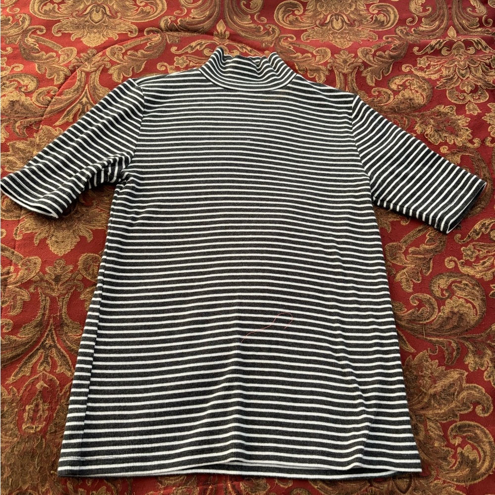 Loft soft knit mock neck shirt. Size small.